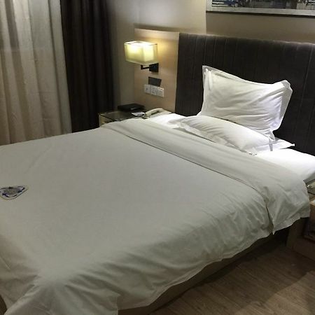 Yeste Hotel Xianning Bagian luar foto