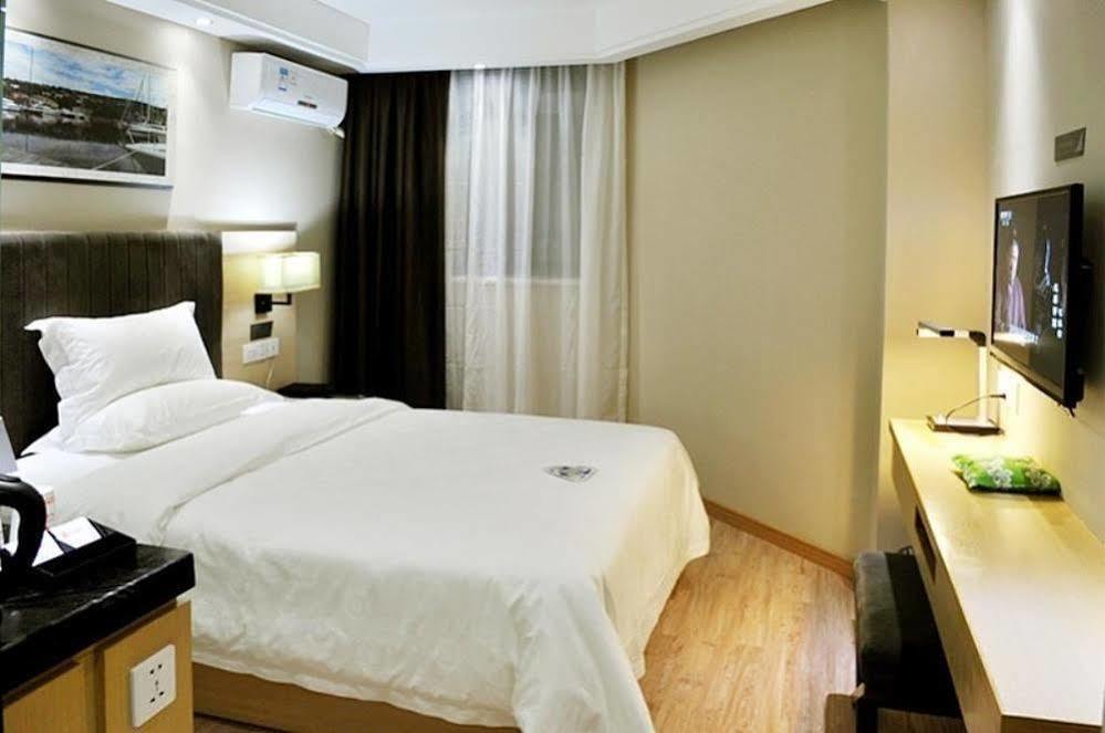 Yeste Hotel Xianning Bagian luar foto
